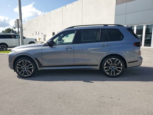 Used 2025 BMW X7 M60i w/ Executive Package image 8