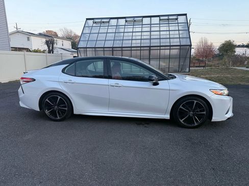 Used 2020 Toyota Camry XSE image 16