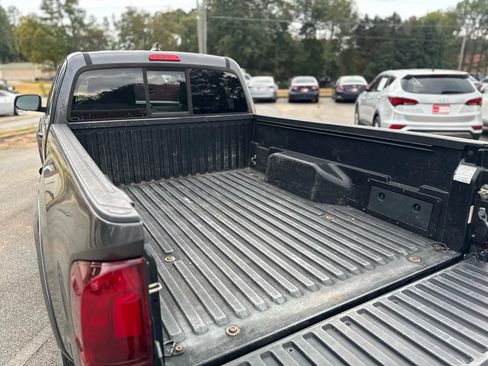 Used 2017 Toyota Tacoma SR5 w/ Tow Package RWD image 10