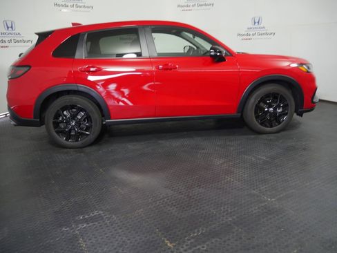 Used 2024 Honda HR-V Sport image 3