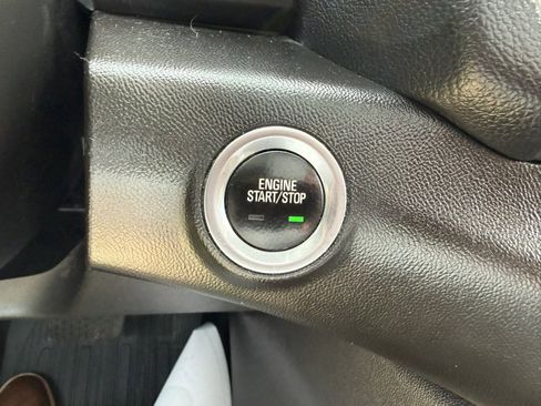 Used 2023 GMC Terrain SLT w/ Tech Package image 24