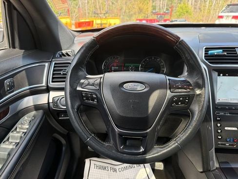 Used 2018 Ford Explorer Platinum AWD/4WD image 15