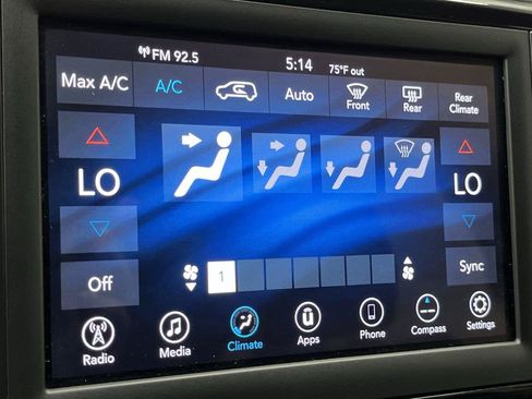 Used 2018 Chrysler Pacifica Touring Plus FWD image 17