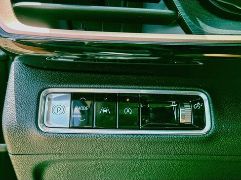 Used 2024 Buick Envision Sport Touring AWD/4WD image 19