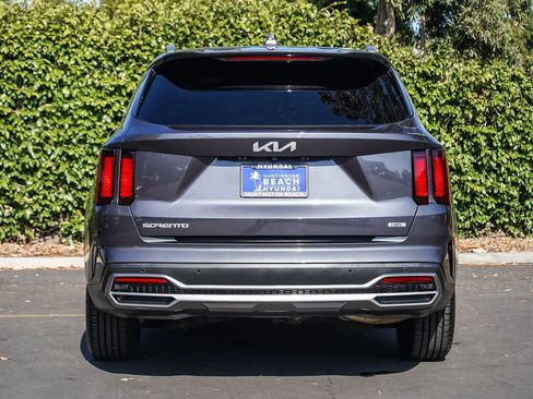 Used 2023 Kia Sorento EX w/ Panoramic Sunroof Package FWD image 5