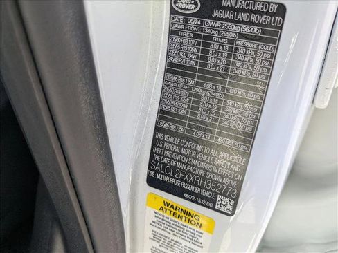 Used 2024 Land Rover Discovery Sport Dynamic SE image 28