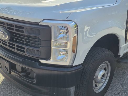 Used 2025 Ford F250 XL AWD/4WD image 6