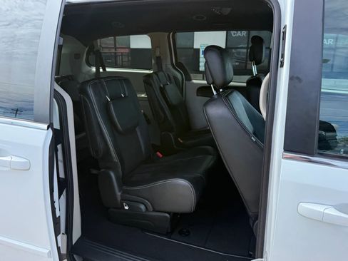 Used 2017 Dodge Grand Caravan SXT FWD image 27