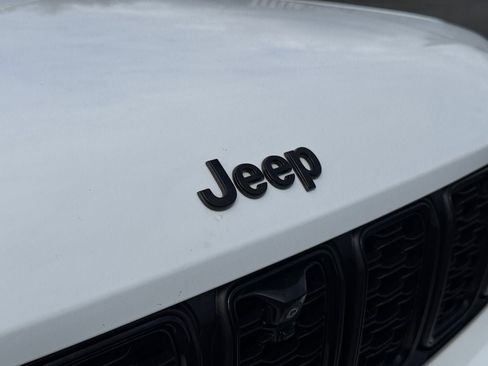 Used 2023 Jeep Grand Cherokee L Limited w/ Luxury Tech Group II AWD/4WD image 34