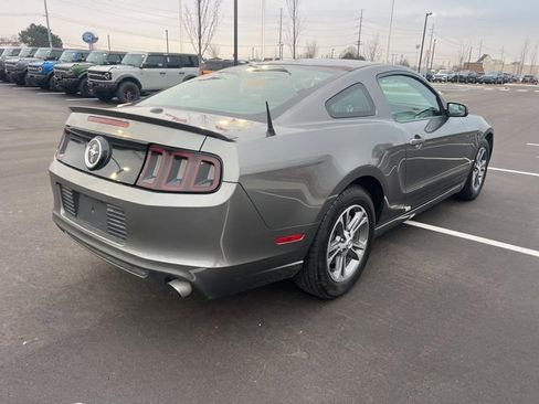 Used 2013 Ford Mustang Premium image 5