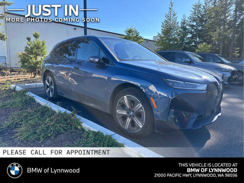 Used 2023 BMW iX xDrive50 w/ Sport Package AWD/4WD image 1