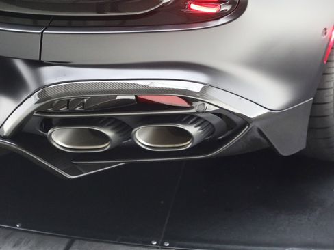 Used 2025 Aston Martin Vanquish image 18