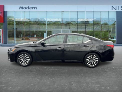 Certified 2024 Nissan Altima 2.5 SV image 8