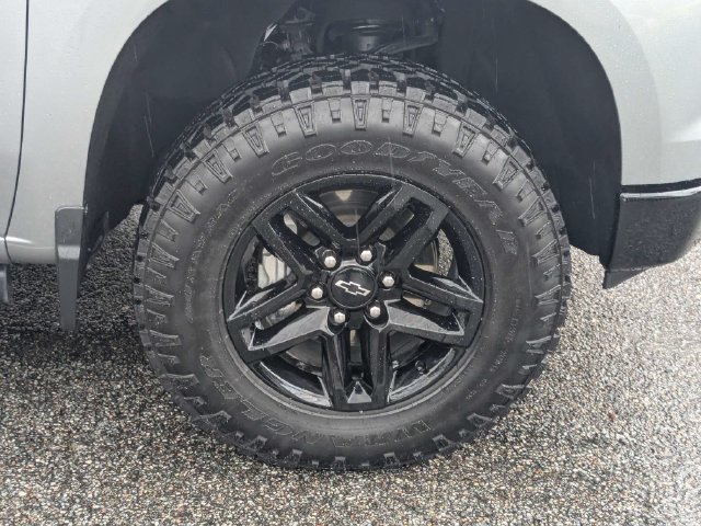 Used 2025 Chevrolet Silverado 1500 Custom Trail Boss AWD/4WD image 13