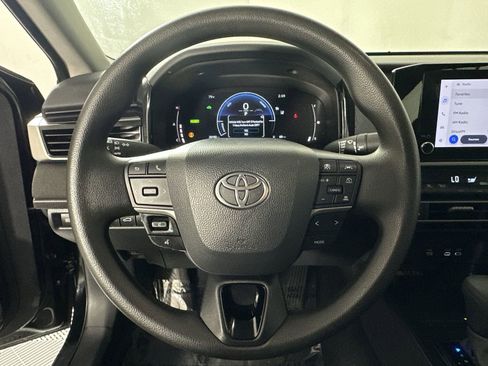 Used 2025 Toyota Camry LE FWD image 14