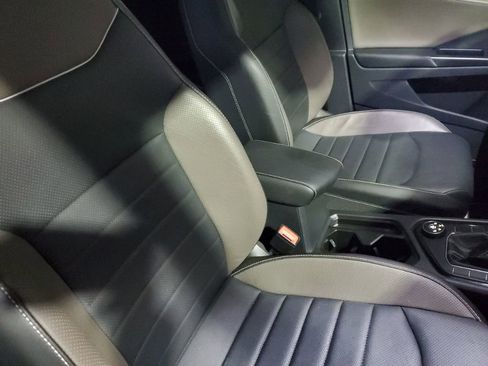 Certified 2023 Volkswagen Taos SEL image 61