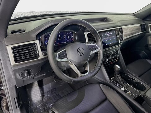 Used 2022 Volkswagen Atlas Cross Sport SE FWD image 10