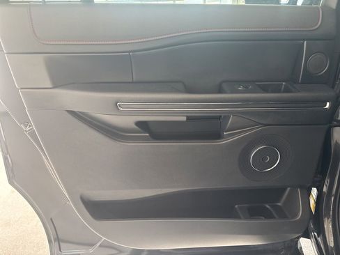 Used 2022 Ford Expedition Max Limited image 15