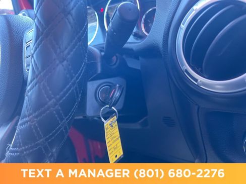 Used 2016 Jeep Wrangler Unlimited Sahara w/ Connectivity Group AWD/4WD image 24