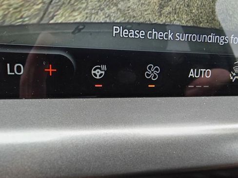 Used 2023 Ford Escape SE image 22