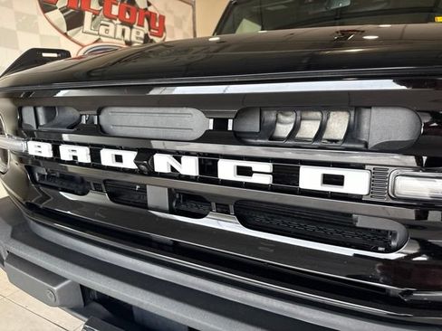 Used 2023 Ford Bronco Outer Banks w/ Sasquatch Package AWD/4WD image 8