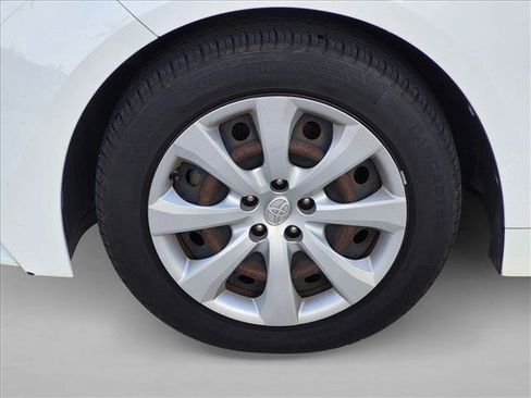 Used 2020 Toyota Corolla LE FWD image 6