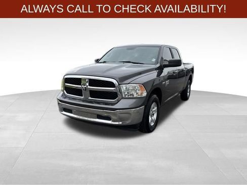 Used 2021 RAM 1500 Classic SLT AWD/4WD image 3