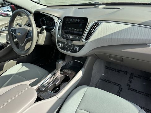 Used 2017 Chevrolet Malibu LT w/ Driver Confidence Package image 15