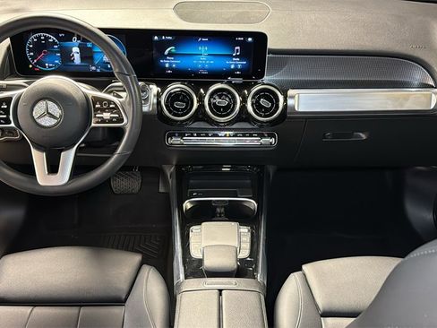 Used 2021 Mercedes-Benz GLB 250 4MATIC image 17