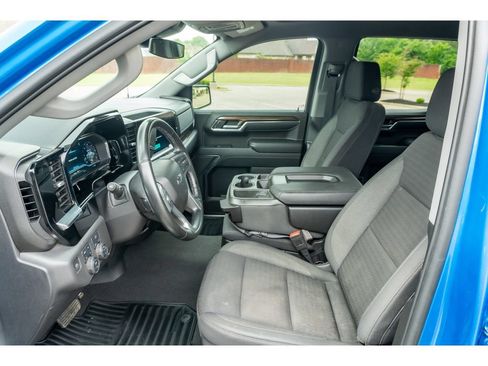 Used 2023 Chevrolet Silverado 1500 RST w/ Z71 Off-Road Package AWD/4WD image 13