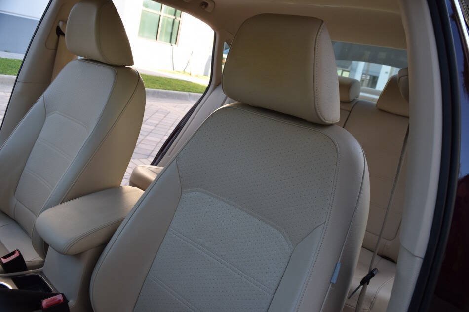 Used 2014 Volkswagen Passat TDI SE FWD image 38