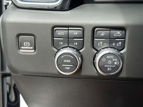 Used 2024 GMC Sierra 2500 Denali Ultimate image 21