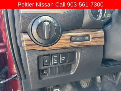 Used 2017 Nissan Titan SL AWD/4WD image 13