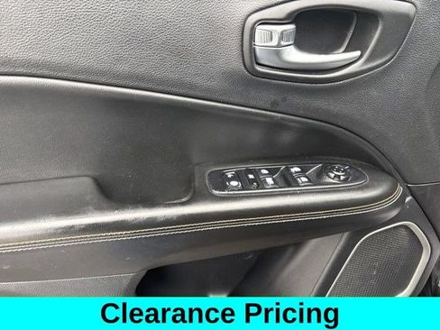 Used 2018 Jeep Compass Latitude FWD image 13