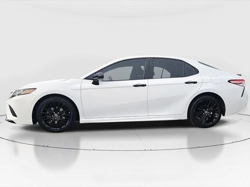 Certified 2020 Toyota Camry SE image 8