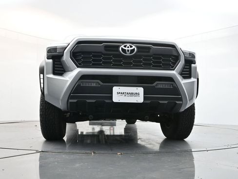 Used 2024 Toyota Tacoma TRD Off-Road image 28