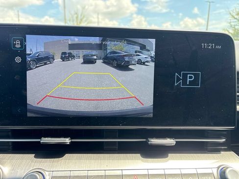Used 2025 Hyundai Kona SEL FWD image 21