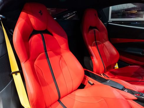 Certified 2022 Ferrari F8 Tributo RWD image 12