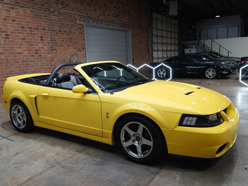 Used 2003 Ford Mustang Cobra image 3