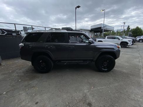 Used 2018 Toyota 4Runner SR5 Premium AWD/4WD image 7