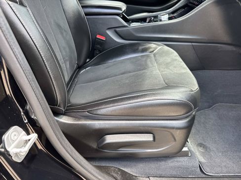 Used 2023 Jeep Grand Cherokee L Laredo RWD image 11