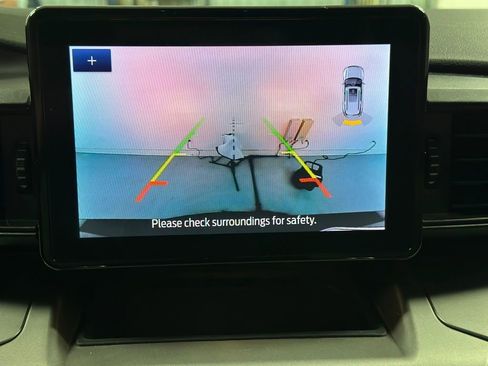 Certified 2022 Ford Explorer XLT image 6