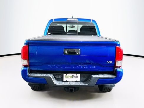 Used 2017 Toyota Tacoma TRD Sport RWD image 7