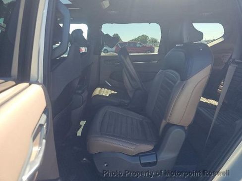 Used 2024 Kia EV9 Land w/ Towing Package image 3