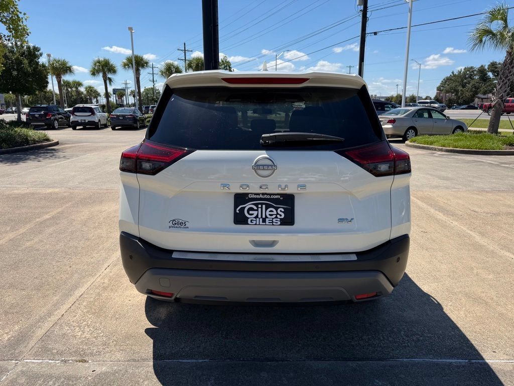 Used 2023 Nissan Rogue SV FWD image 4