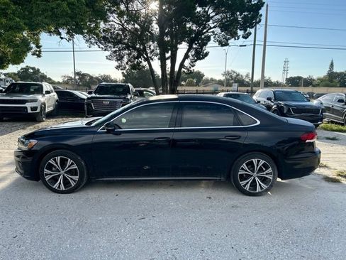 Used 2022 Volkswagen Passat 2.0T SE FWD image 17