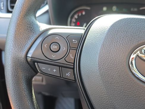 Used 2025 Toyota RAV4 XLE FWD image 19