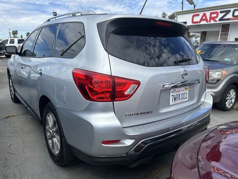 Used 2017 Nissan Pathfinder S image 23