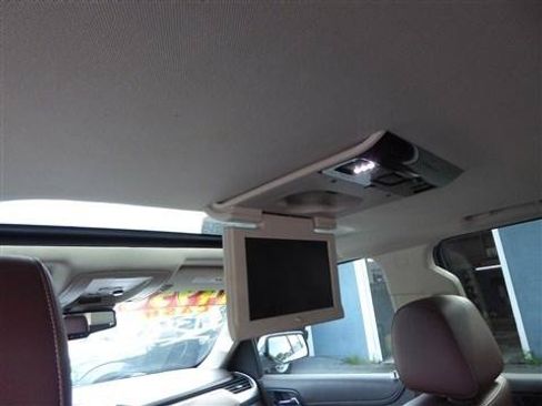 Used 2015 Chevrolet Suburban LTZ AWD/4WD image 18