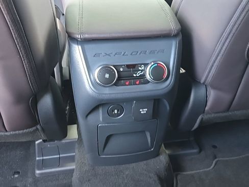 New 2026 Ford Explorer Platinum image 21